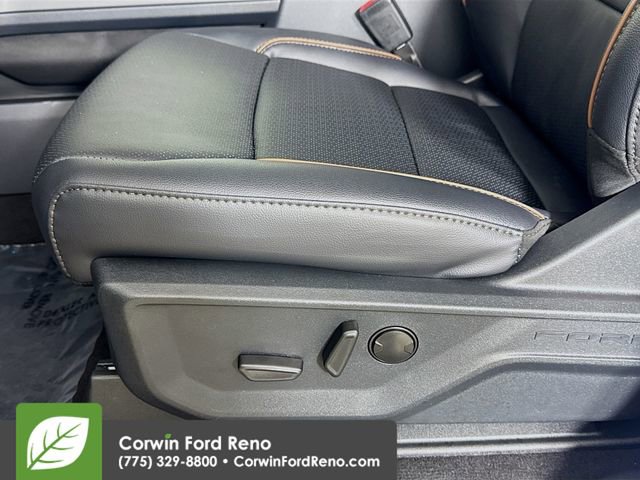 New 2026 Ford F250 Lariat w/ Black Appearance Package image 22