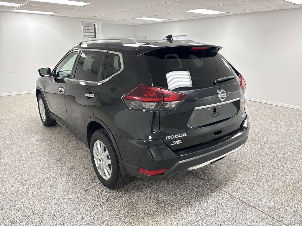 Used 2019 Nissan Rogue SV image 6