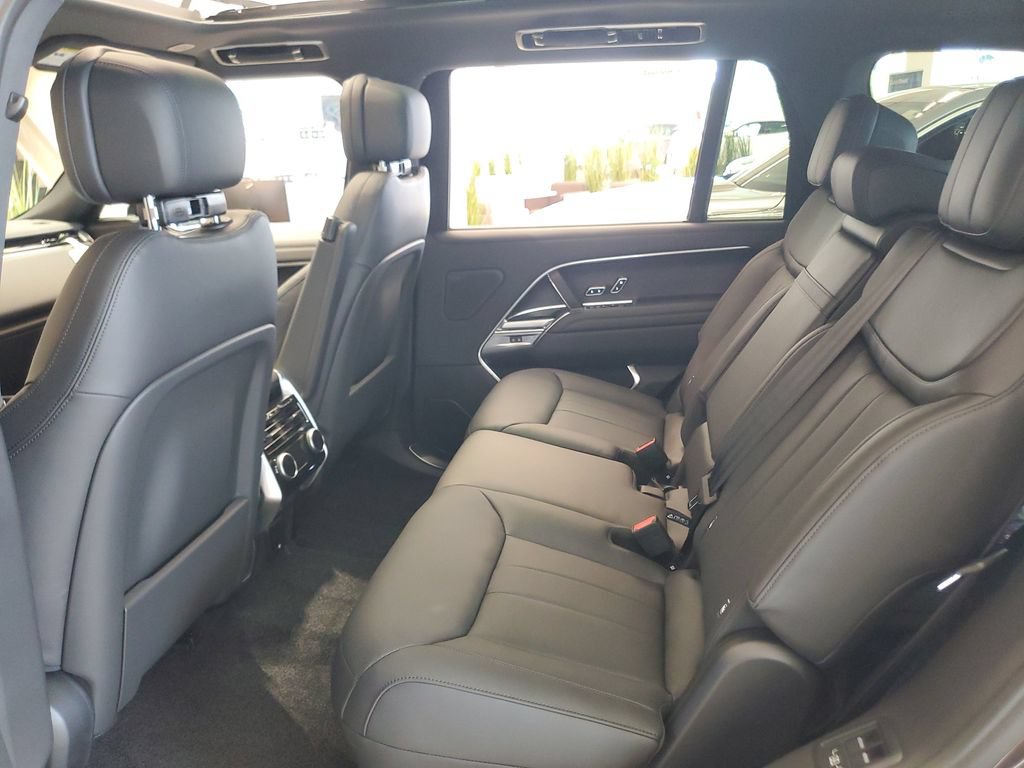 New 2026 Land Rover Range Rover Long Wheelbase SE AWD/4WD image 24