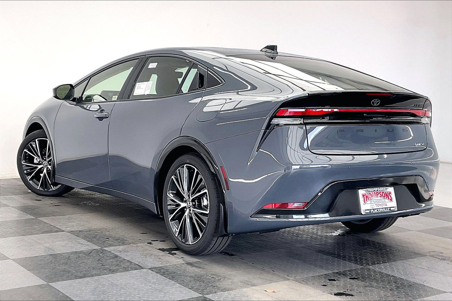 New 2026 Toyota Prius XLE FWD image 2