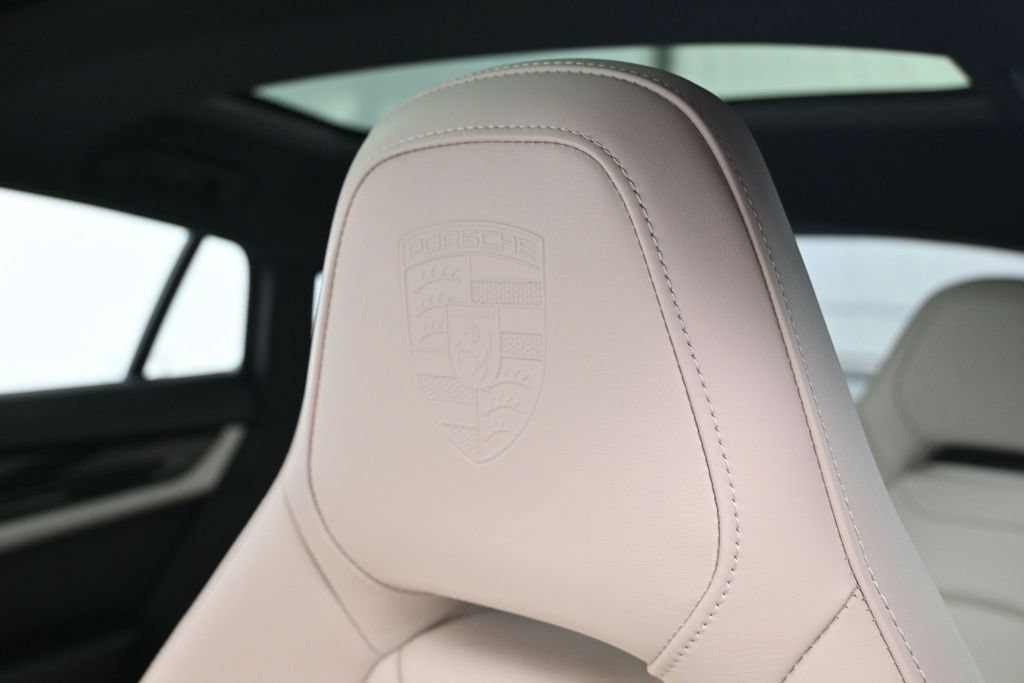 Used 2026 Porsche Panamera 4 AWD/4WD image 17