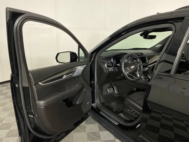 Used 2024 Cadillac XT6 Sport w/ Technology Package AWD/4WD image 23