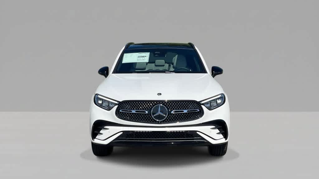 Used 2027 Mercedes-Benz GLC 300 4MATIC image 3