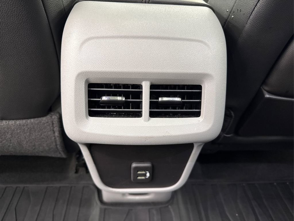 Used 2024 GMC Terrain SLT image 35