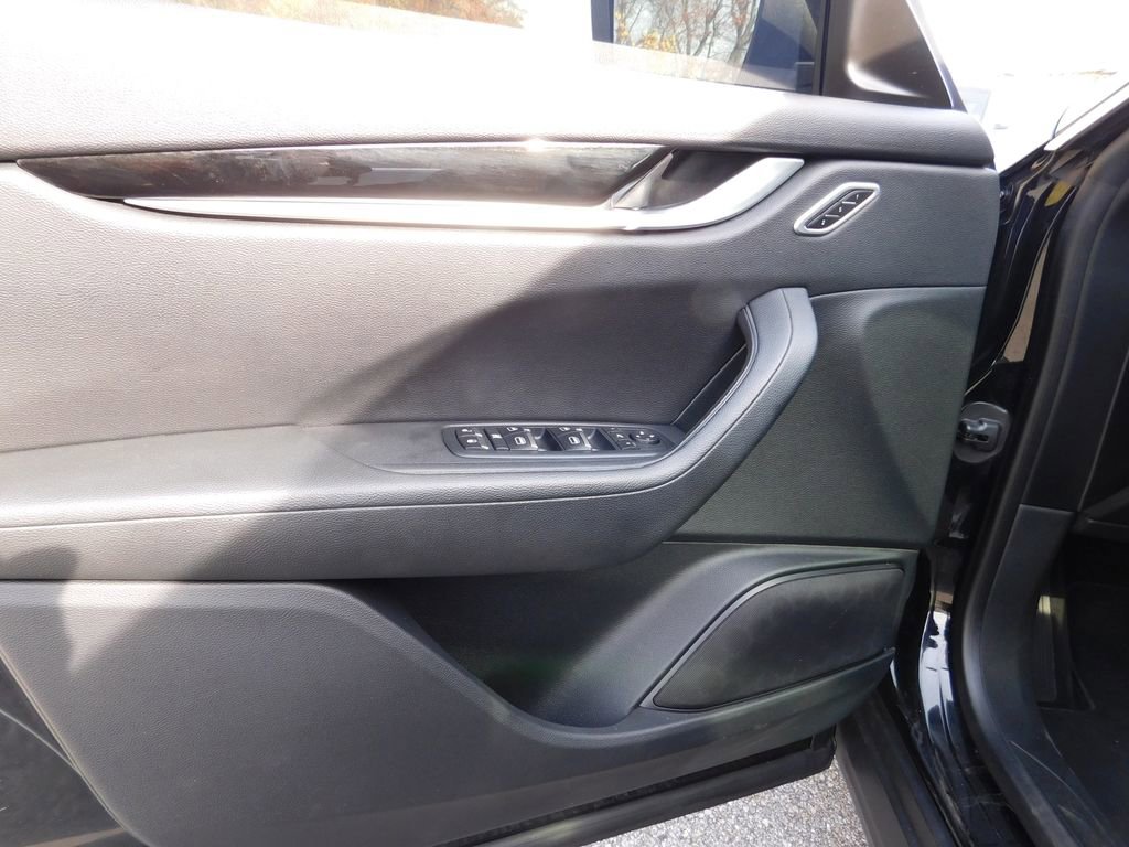 Used 2019 Maserati Levante image 15