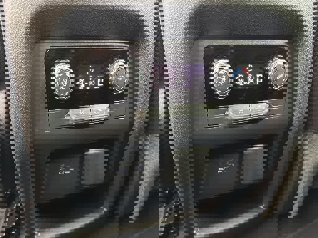 New 2025 GMC Acadia Elevation image 43