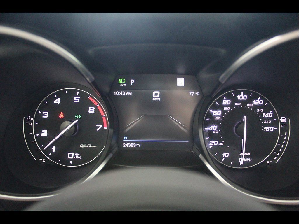 Used 2022 Alfa Romeo Stelvio Veloce AWD/4WD image 32
