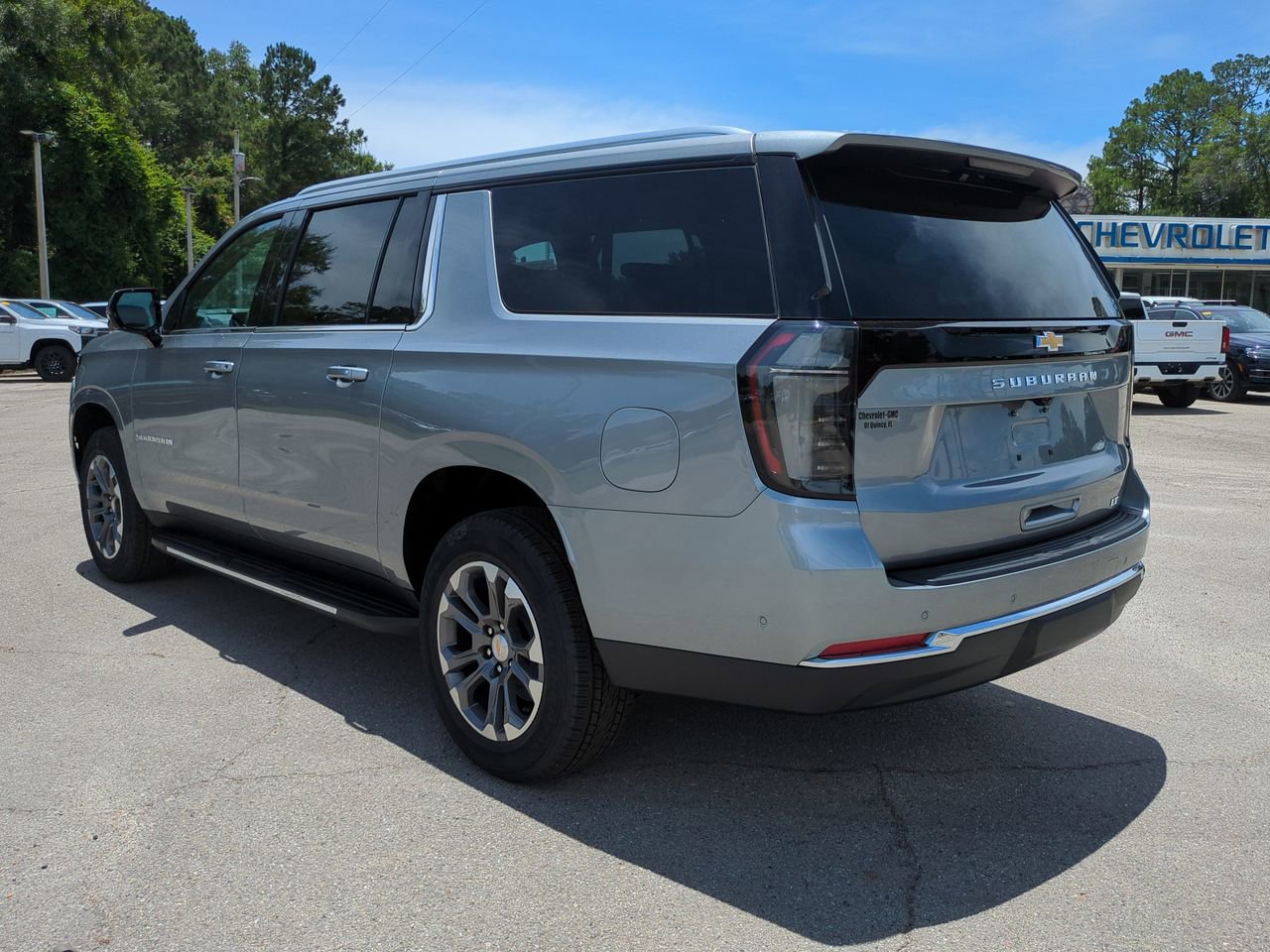 New 2026 Chevrolet Suburban LT w/ Comfort Package RWD image 6