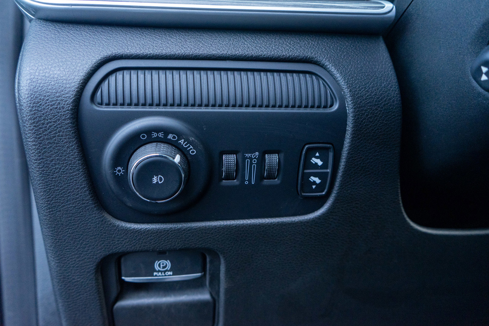 Used 2023 Jeep Wagoneer L Series II image 17