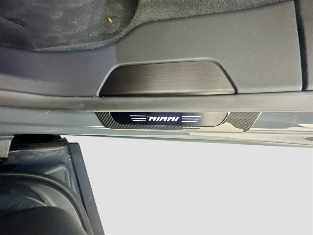 Used 2025 Lamborghini Urus SE image 27