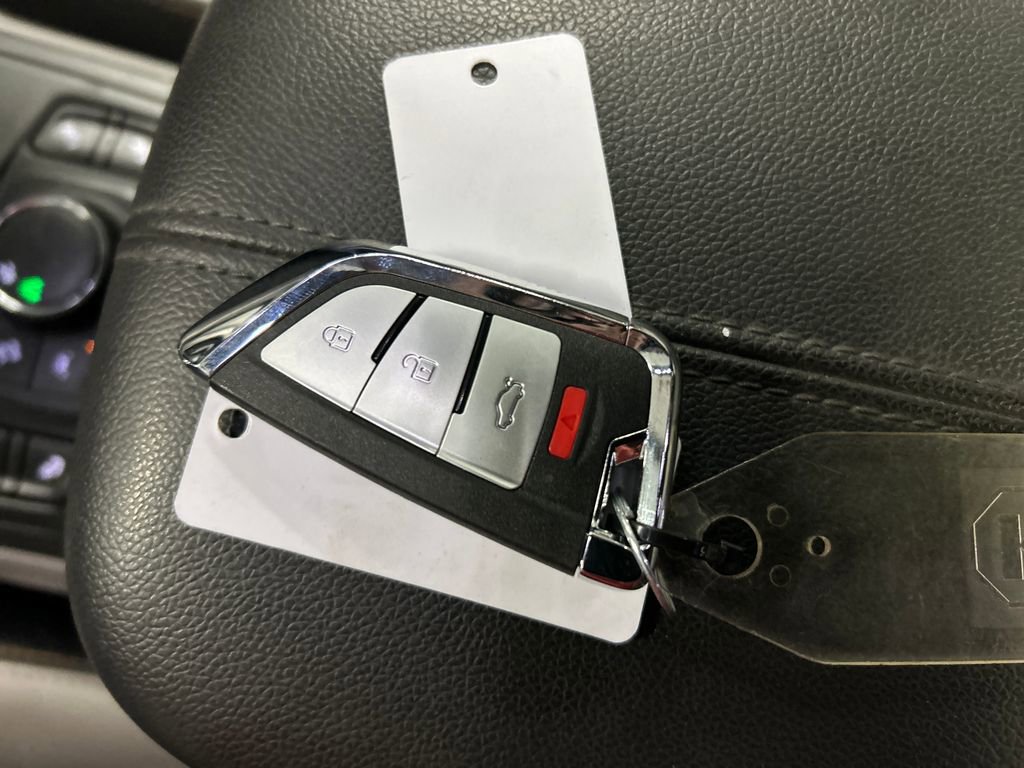 Used 2020 GMC Terrain SLT w/ Preferred Package image 19