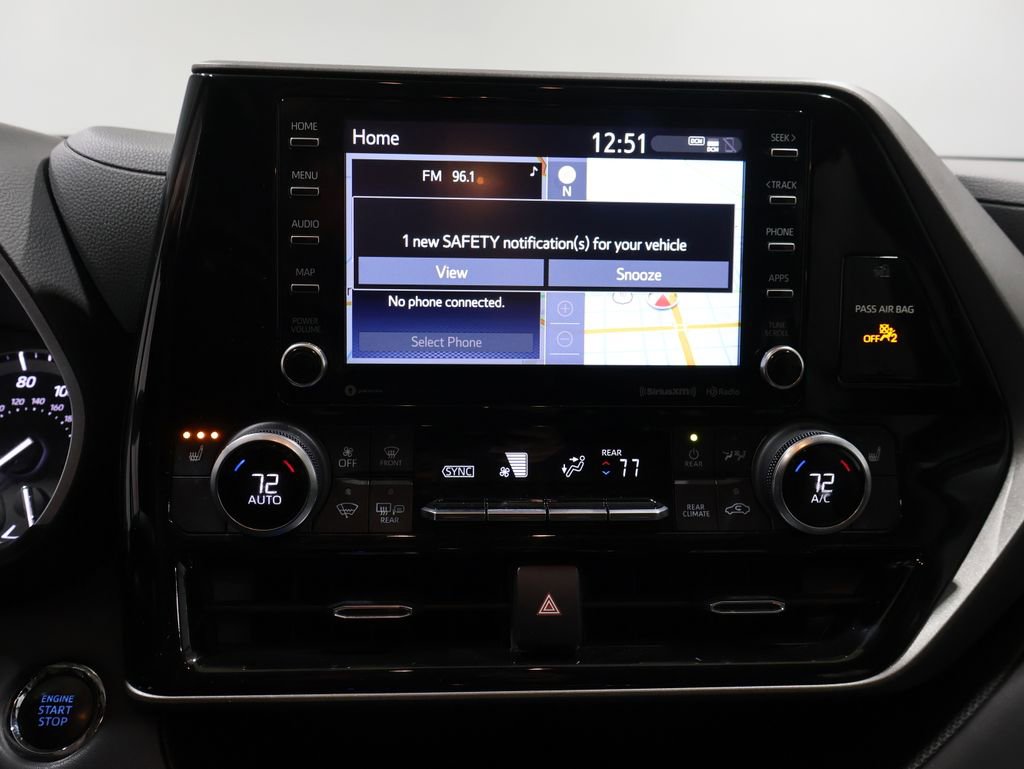 Certified 2022 Toyota Highlander XLE image 25