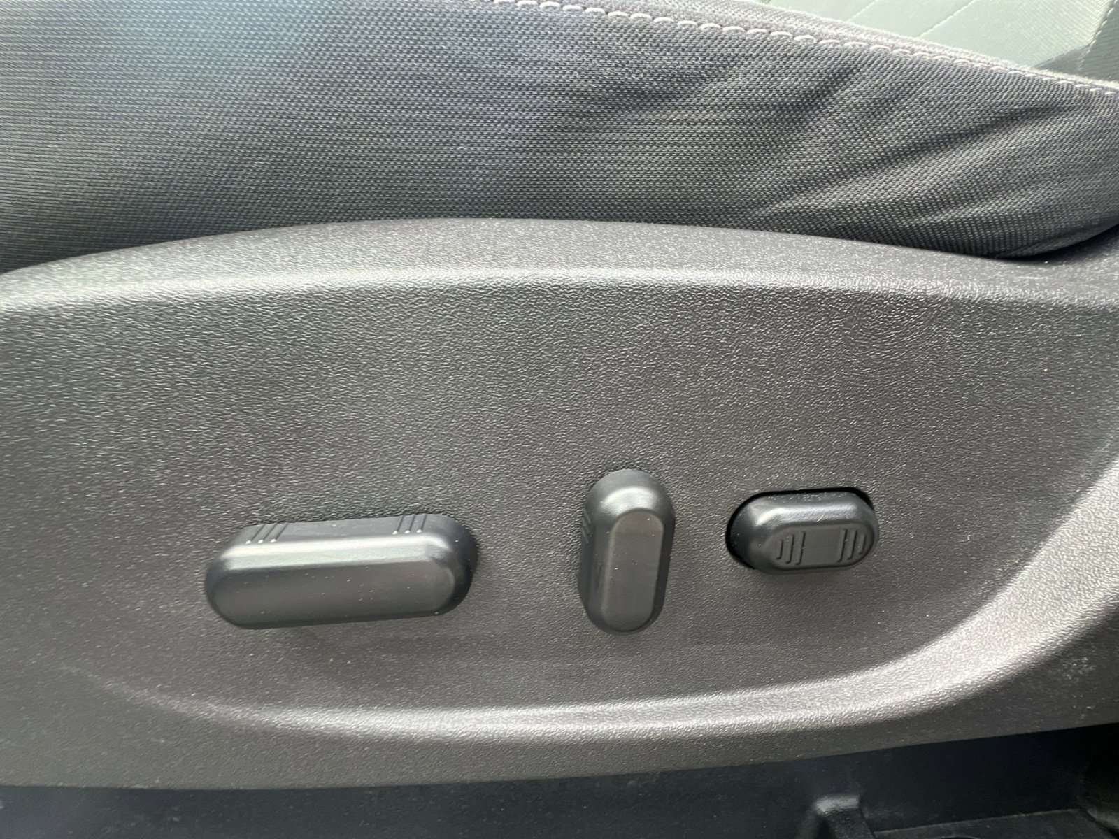 Used 2015 Ford Escape SE image 22