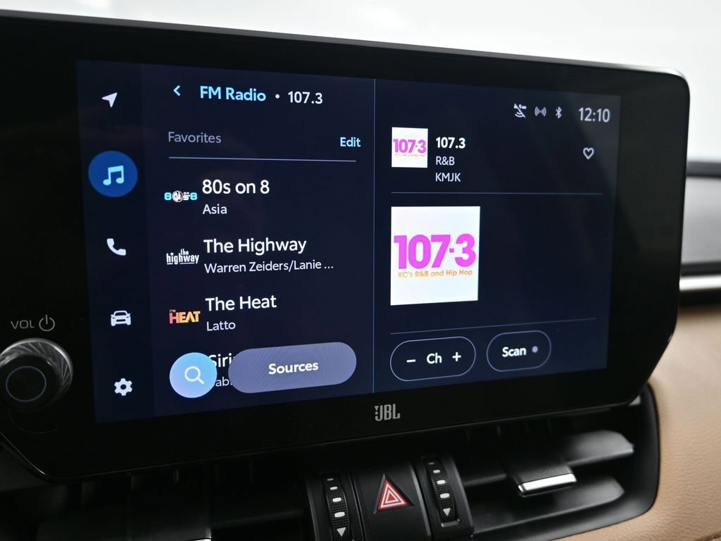 Used 2023 Toyota RAV4 Limited image 17