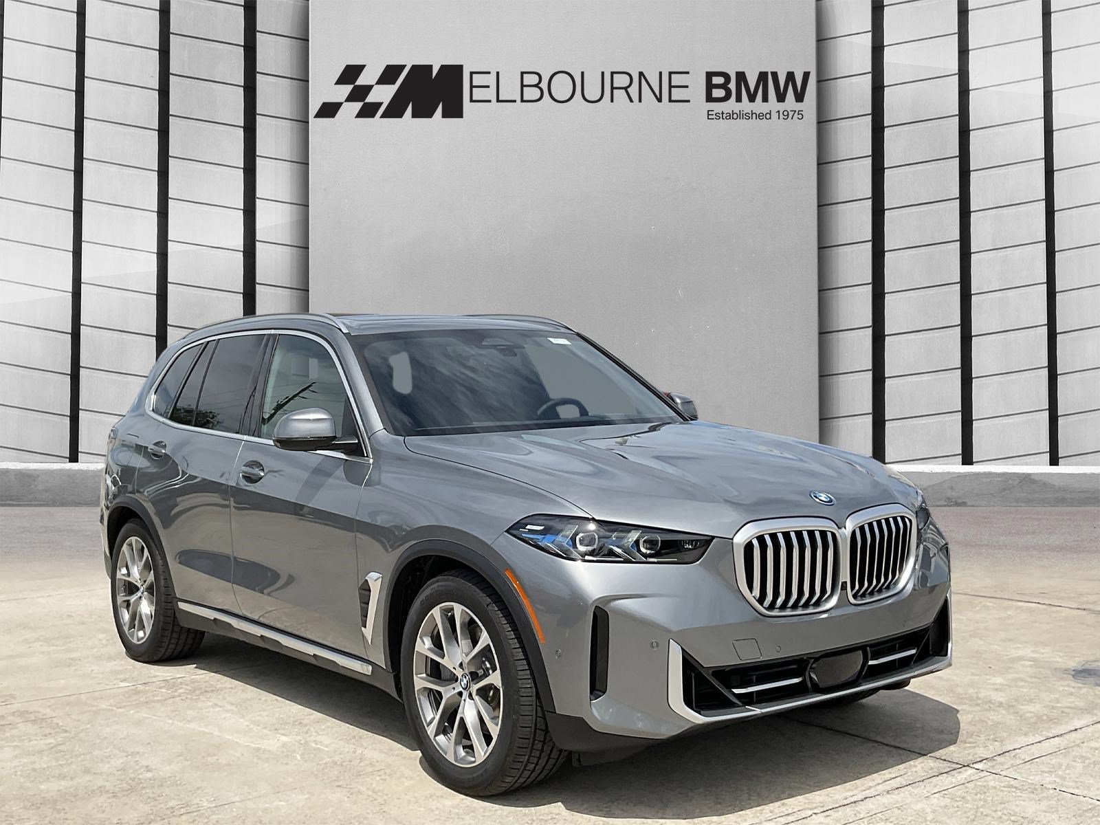 New 2026 BMW X5 xDrive50e w/ Premium Package AWD/4WD image 1