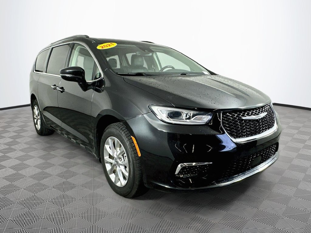 Certified 2021 Chrysler Pacifica Touring-L w/ Uconnect Theater Family Group AWD/4WD image 2