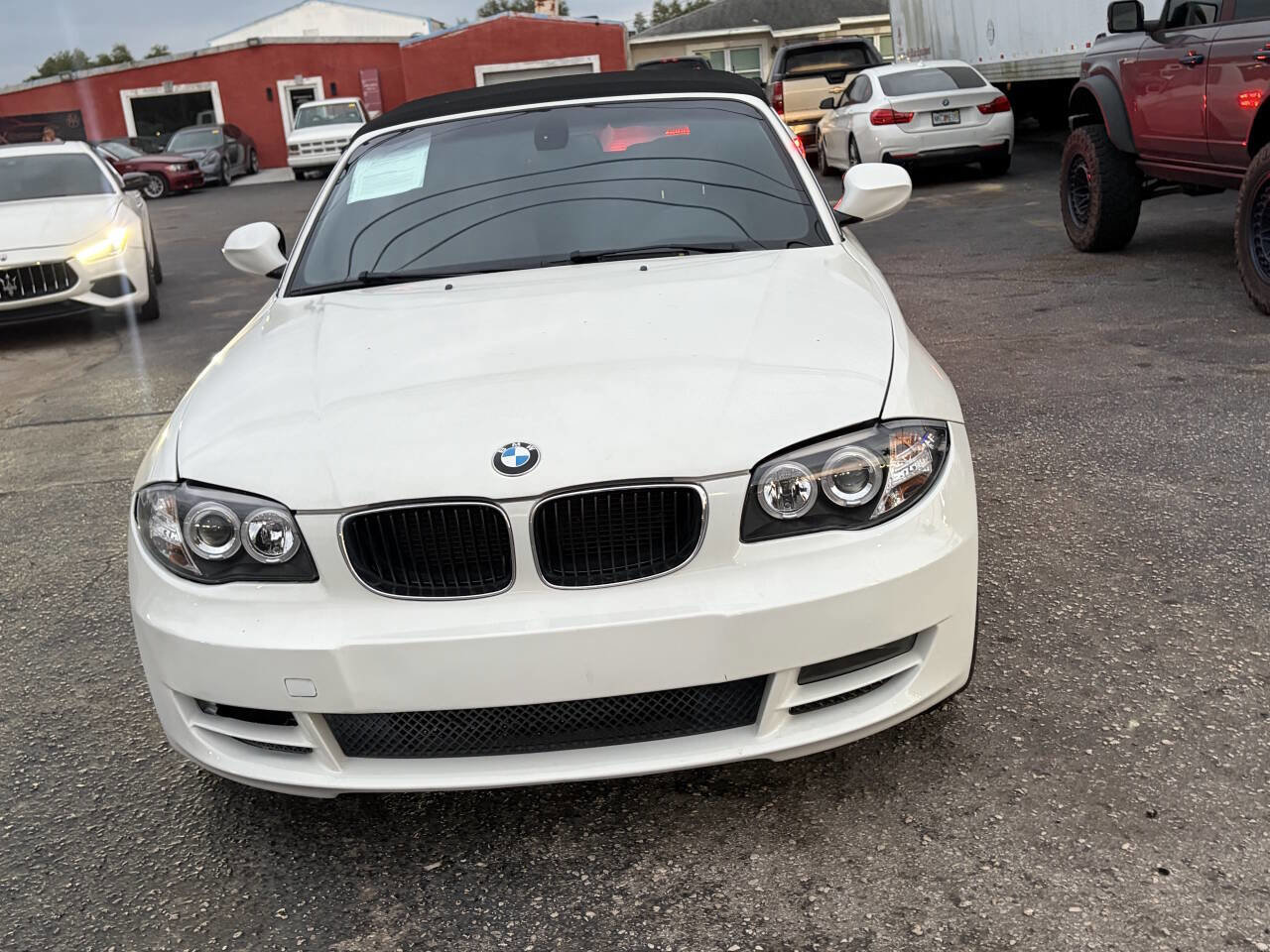 Used 2011 BMW 128i Convertible image 2