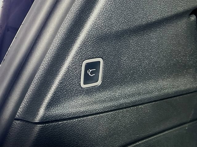 Used 2024 Chrysler Pacifica Limited w/ S Appearance Package FWD image 29