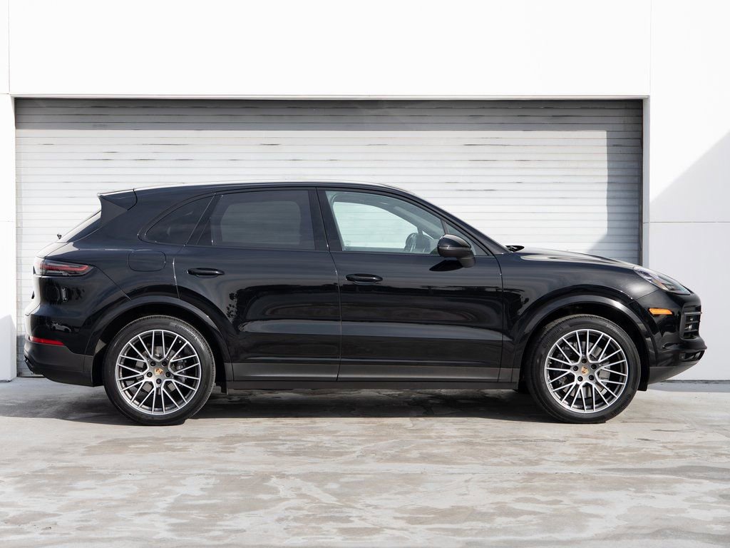 Used 2023 Porsche Cayenne image 8