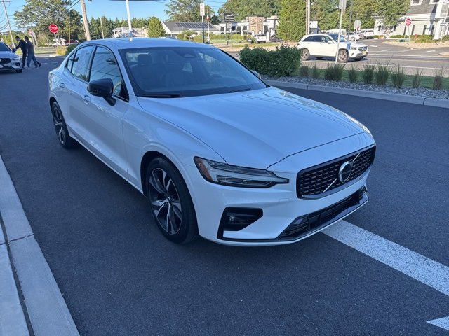 Certified 2024 Volvo S60 B5 Core image 7