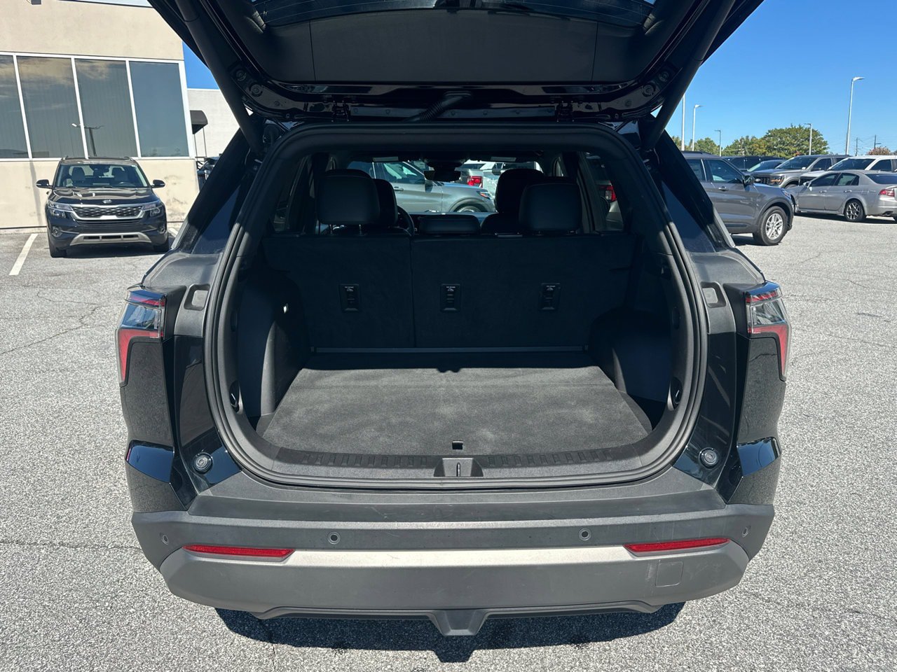 Used 2025 Chevrolet Equinox LT w/ Convenience Package II AWD/4WD image 20