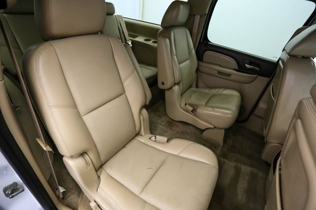Used 2011 GMC Yukon XL Denali AWD/4WD image 28