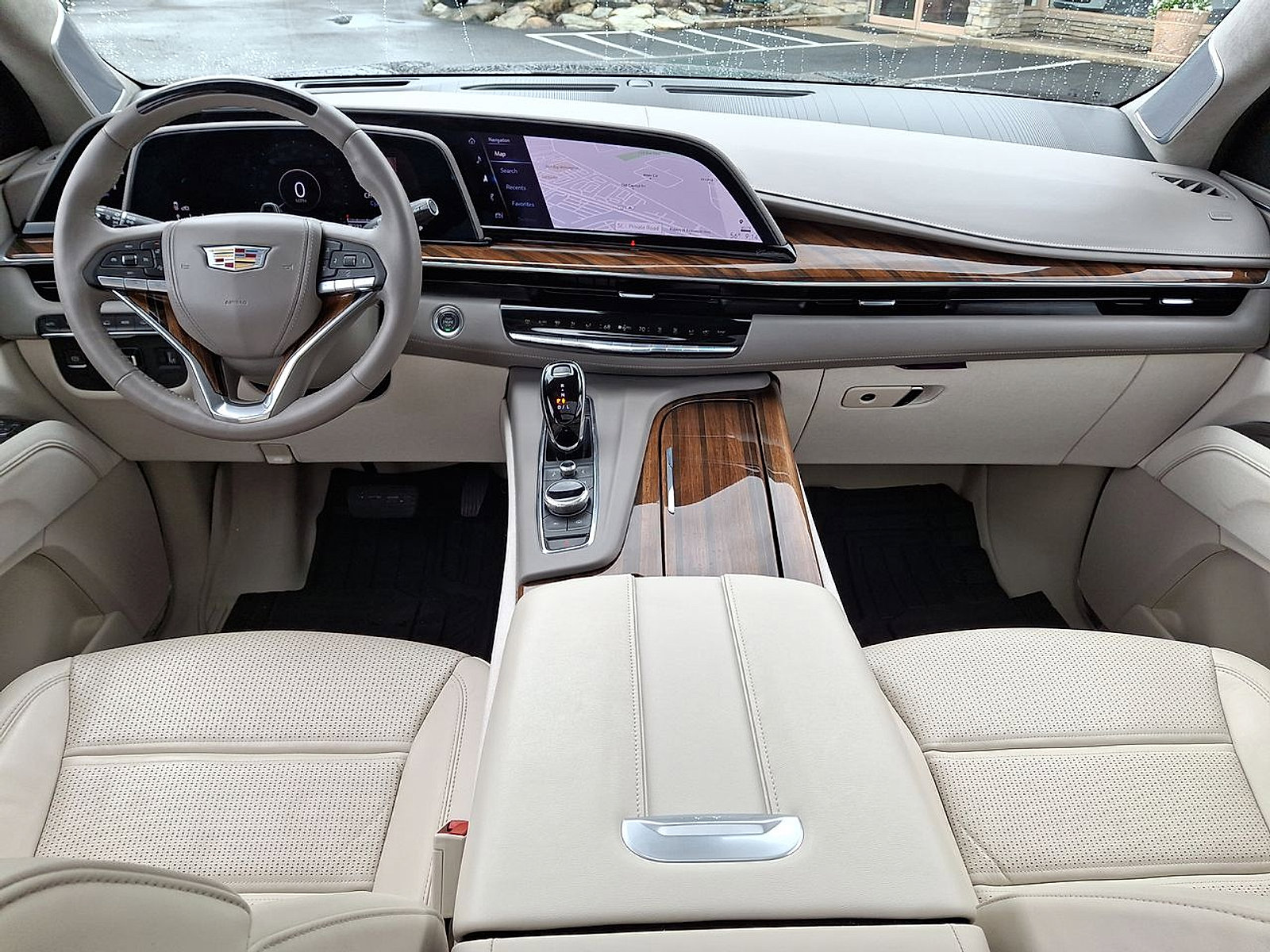 Used 2024 Cadillac Escalade Premium Luxury Platinum AWD/4WD image 10