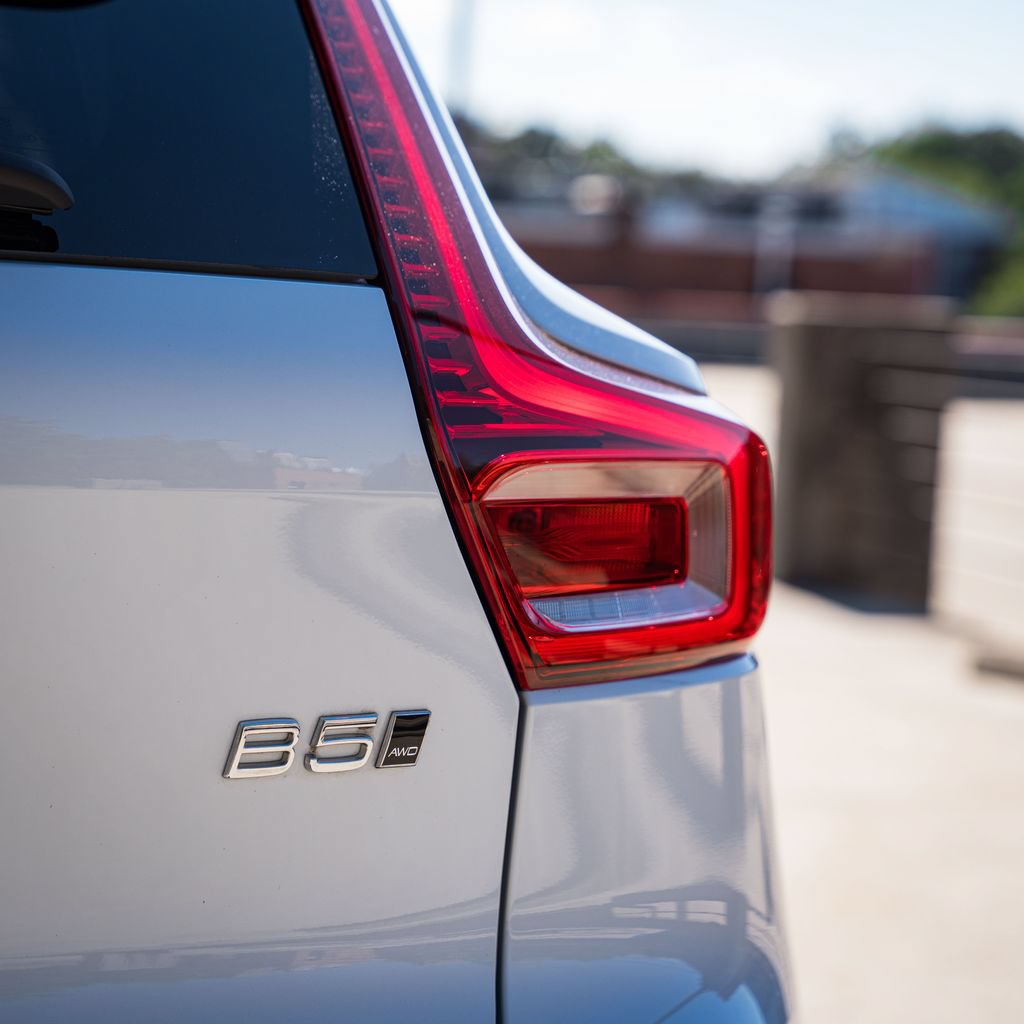 Certified 2024 Volvo XC40 B5 Plus w/ Protection Package Premier AWD/4WD image 5