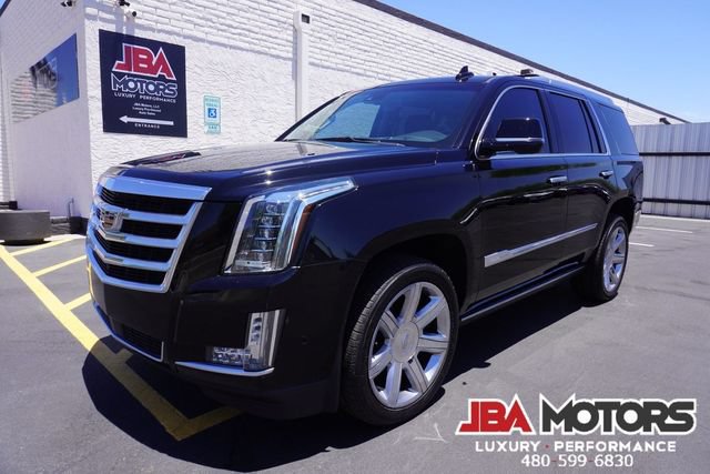 Used 2018 Cadillac Escalade Premium Luxury AWD/4WD image 39