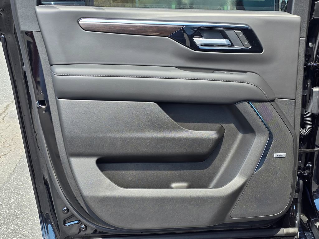 New 2026 Chevrolet Suburban Z71 w/ Comfort Package image 38