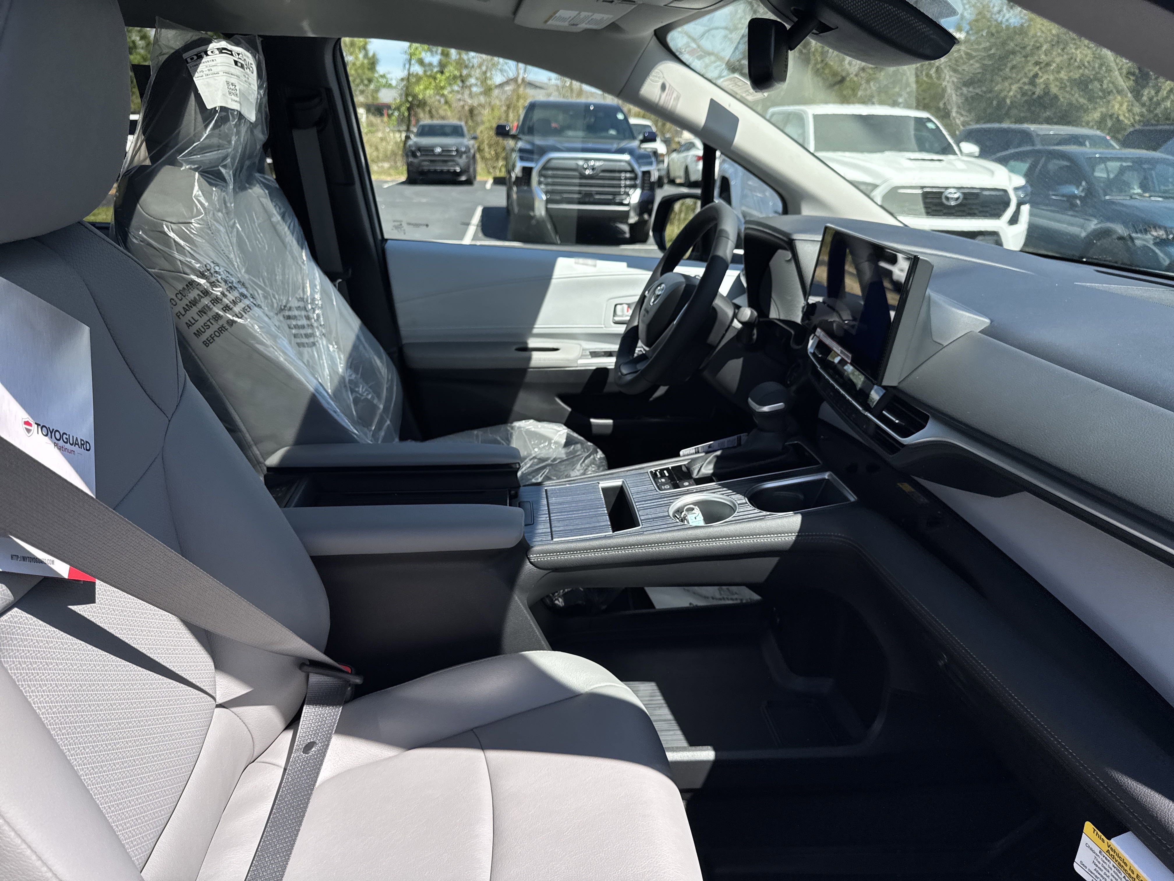 New 2025 Toyota Sienna XLE image 34