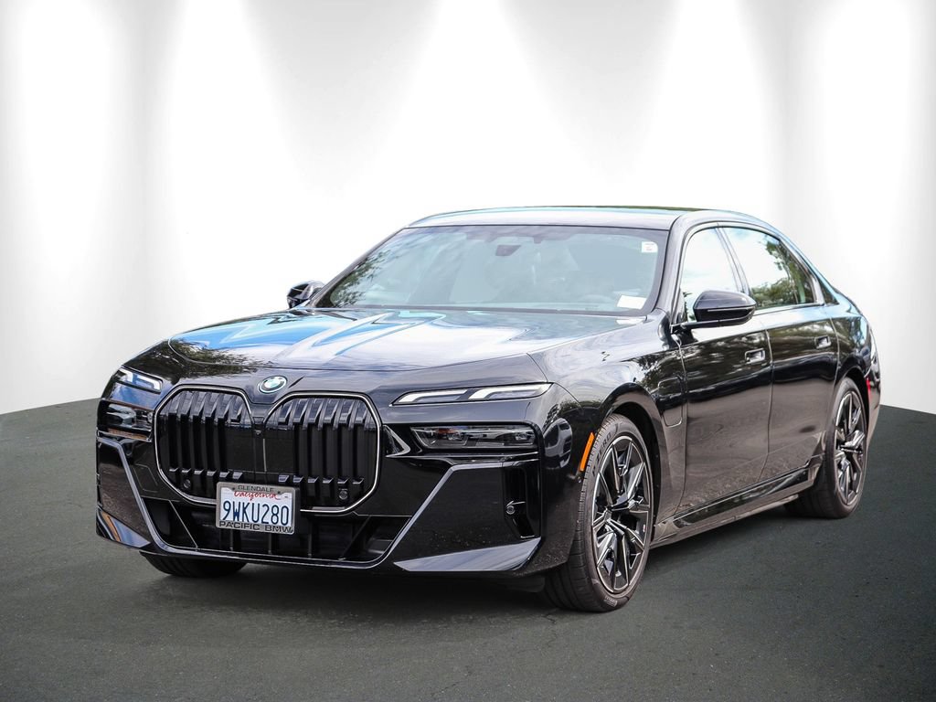 Used 2026 BMW 750e xDrive AWD/4WD image 3