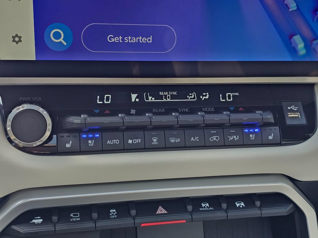 Used 2025 Toyota Sequoia Capstone AWD/4WD image 34