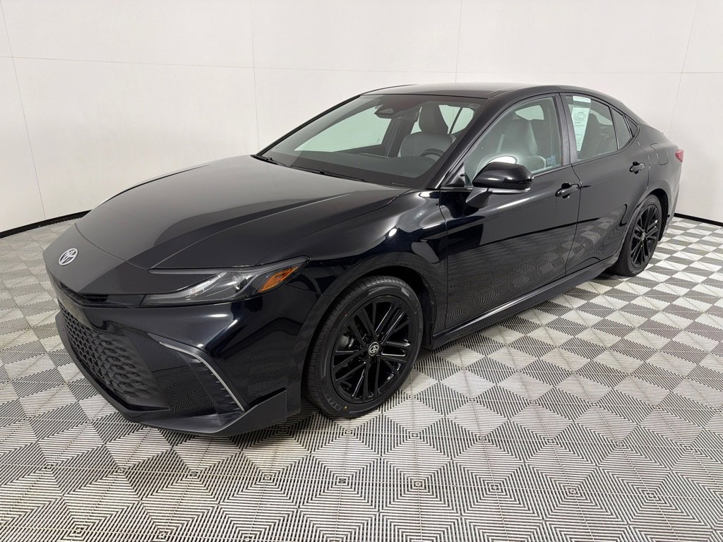 Used 2025 Toyota Camry SE FWD image 8