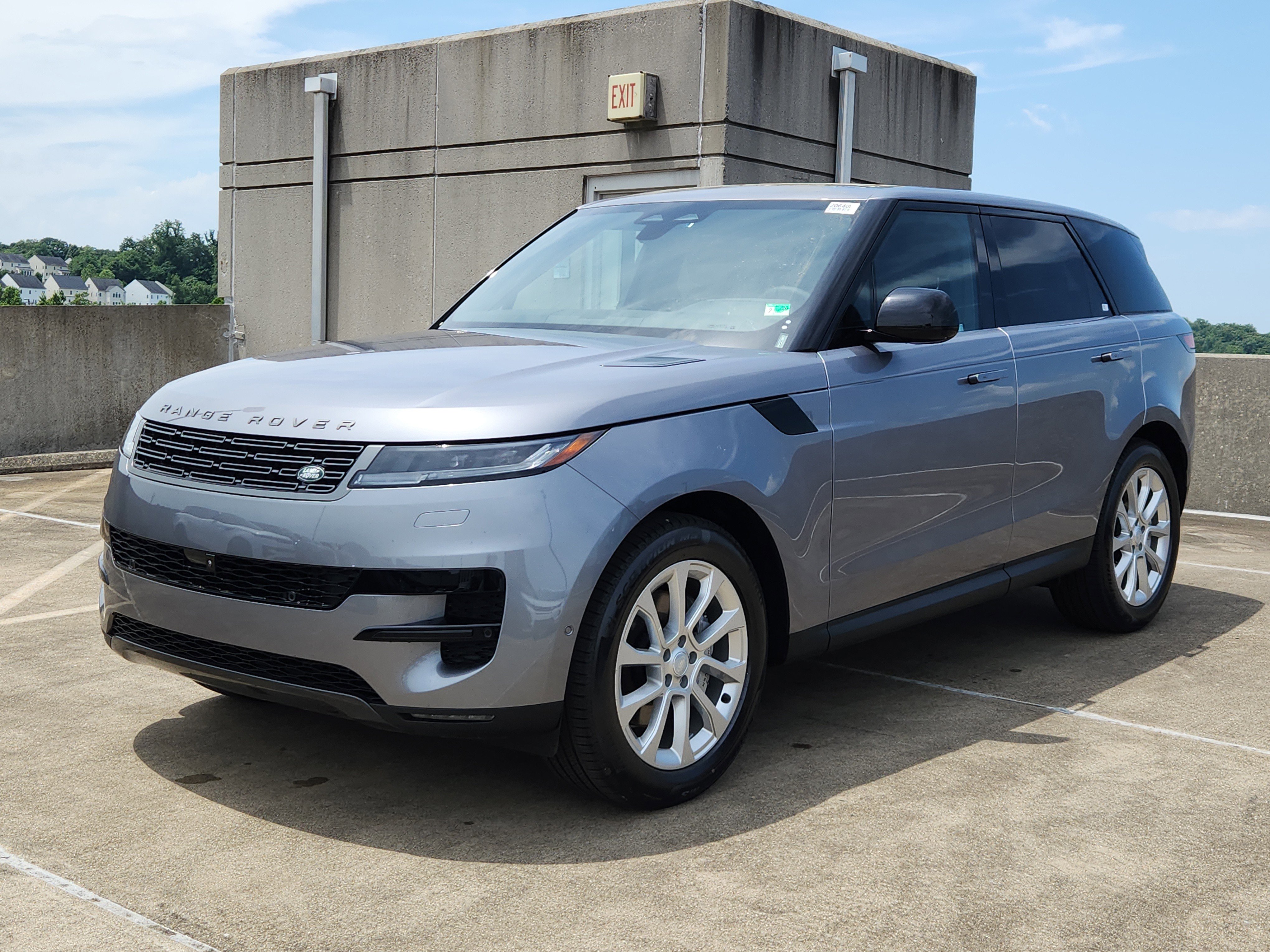 Certified 2025 Land Rover Range Rover Sport image 1