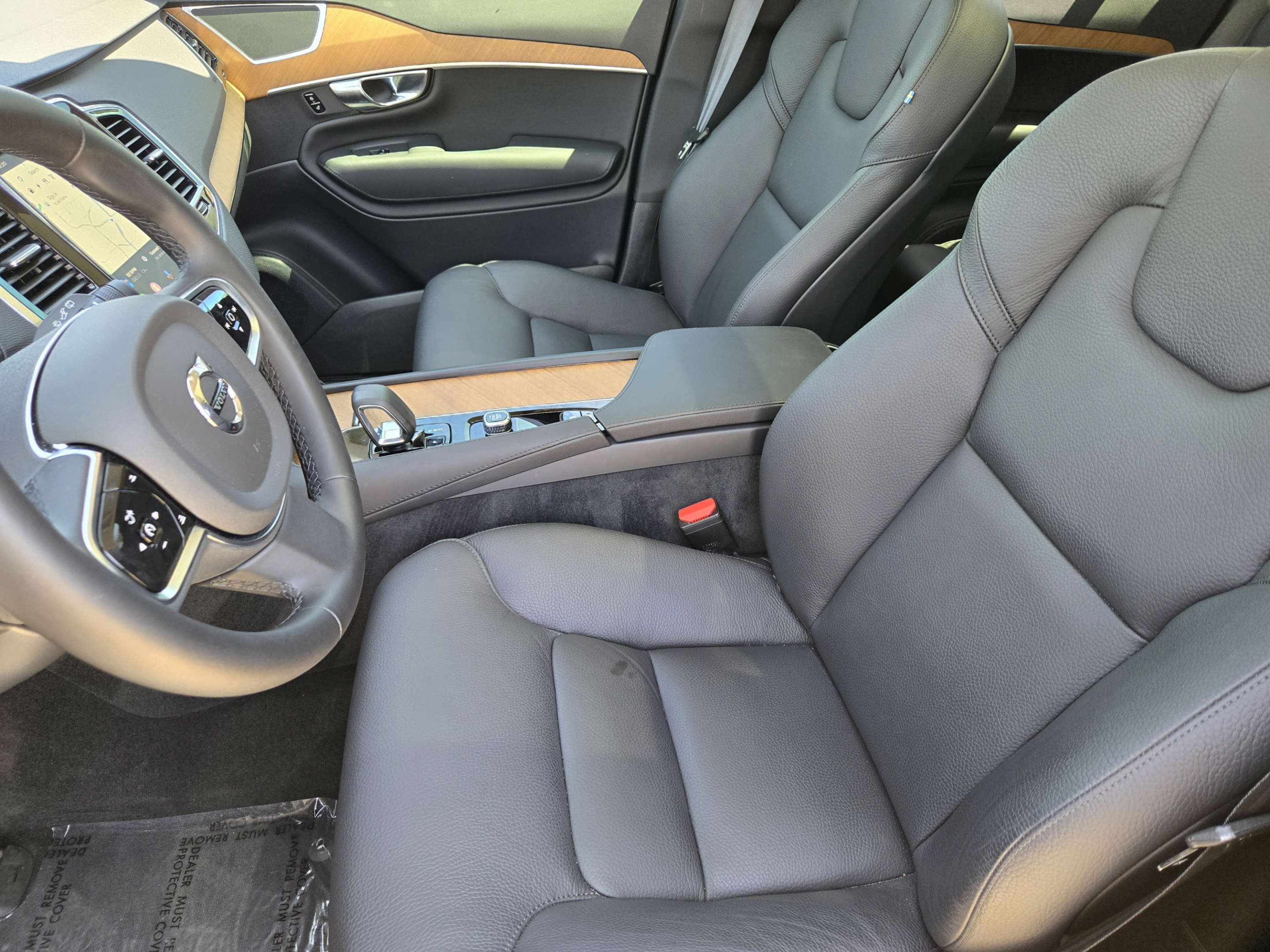 Used 2025 Volvo XC90 T8 Plus w/ Protection Package Premier AWD/4WD image 9