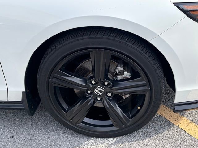 Used 2023 Honda Accord Sport image 11