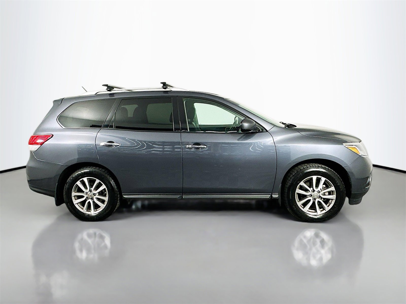 Used 2013 Nissan Pathfinder SV image 9