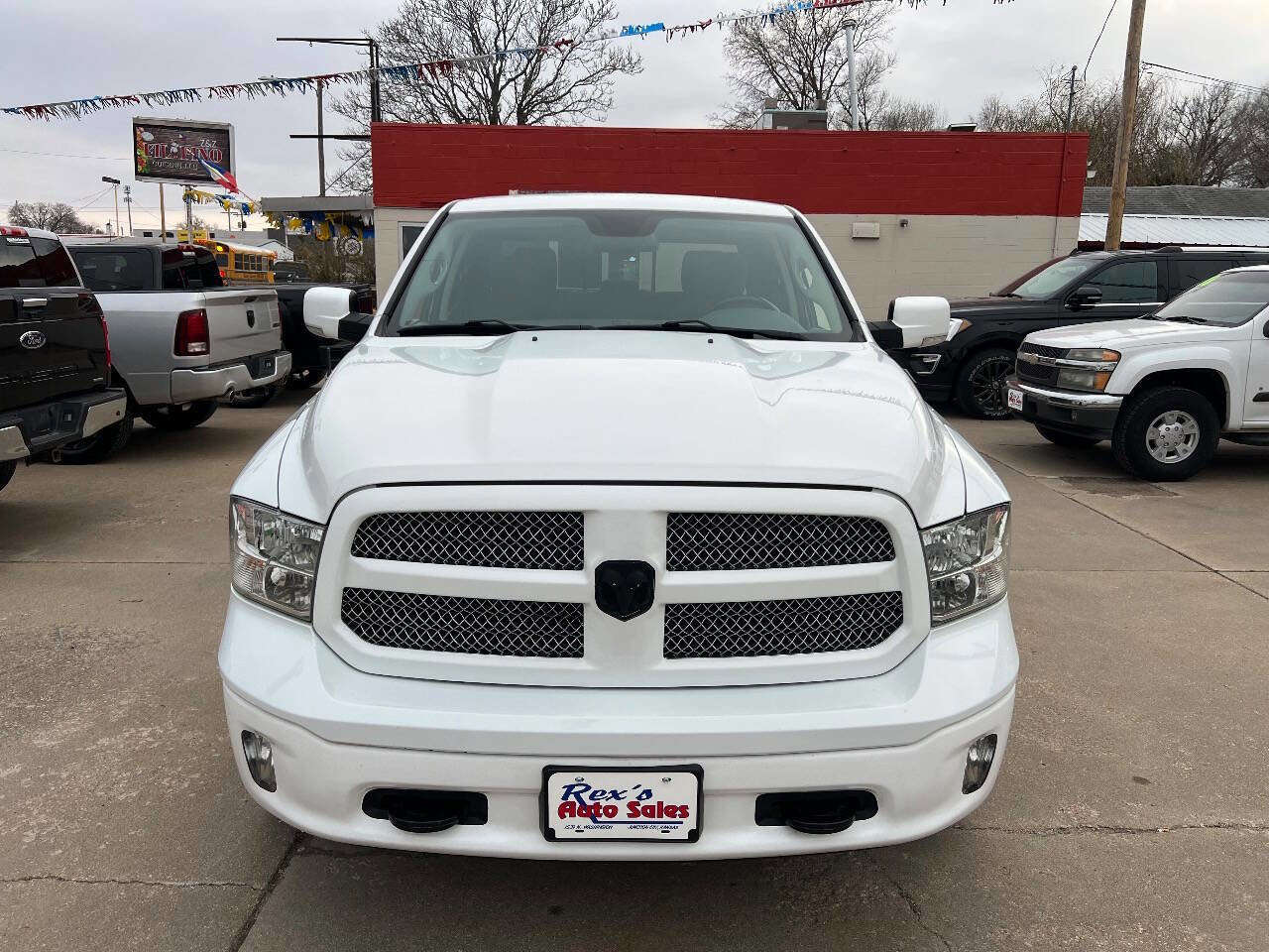 Used 2018 RAM 1500 SLT image 4