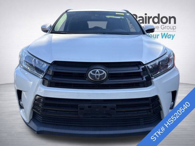 Used 2017 Toyota Highlander SE FWD image 2