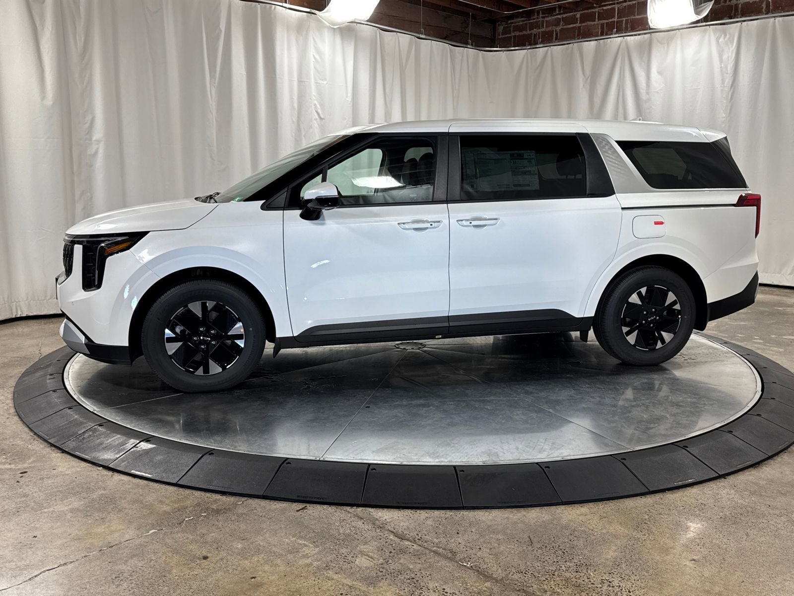 New 2026 Kia Carnival LXS image 6