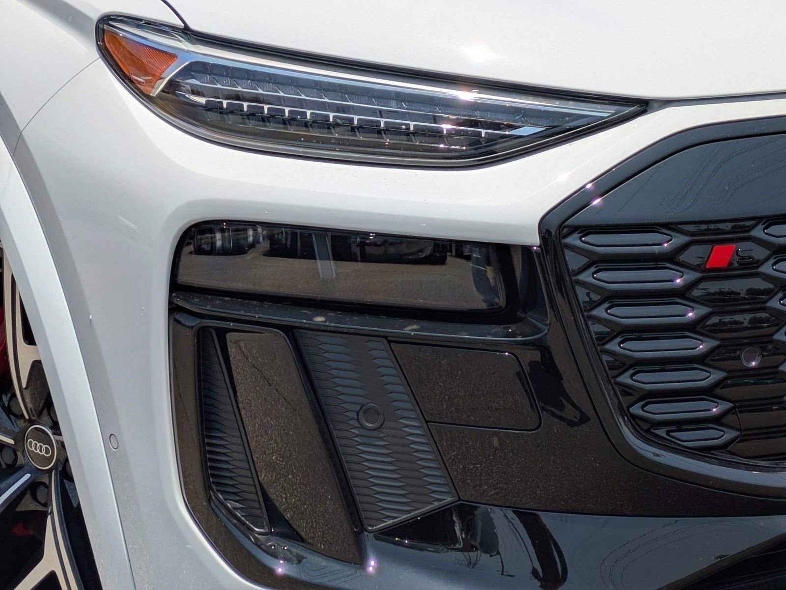 New 2027 Audi SQ6 e-tron Premium Plus AWD/4WD image 16