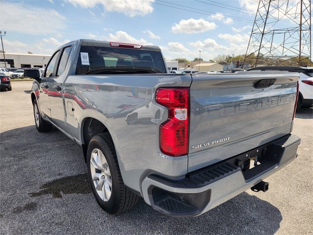 Used 2024 Chevrolet Silverado 1500 Custom image 4