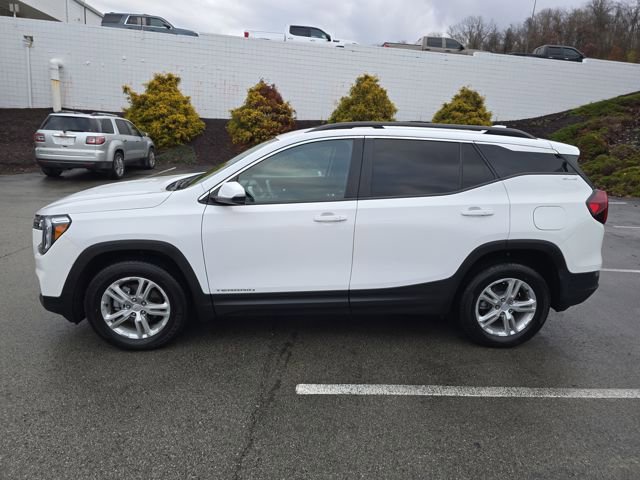 Certified 2023 GMC Terrain SLE w/ Driver Convenience Package image 2