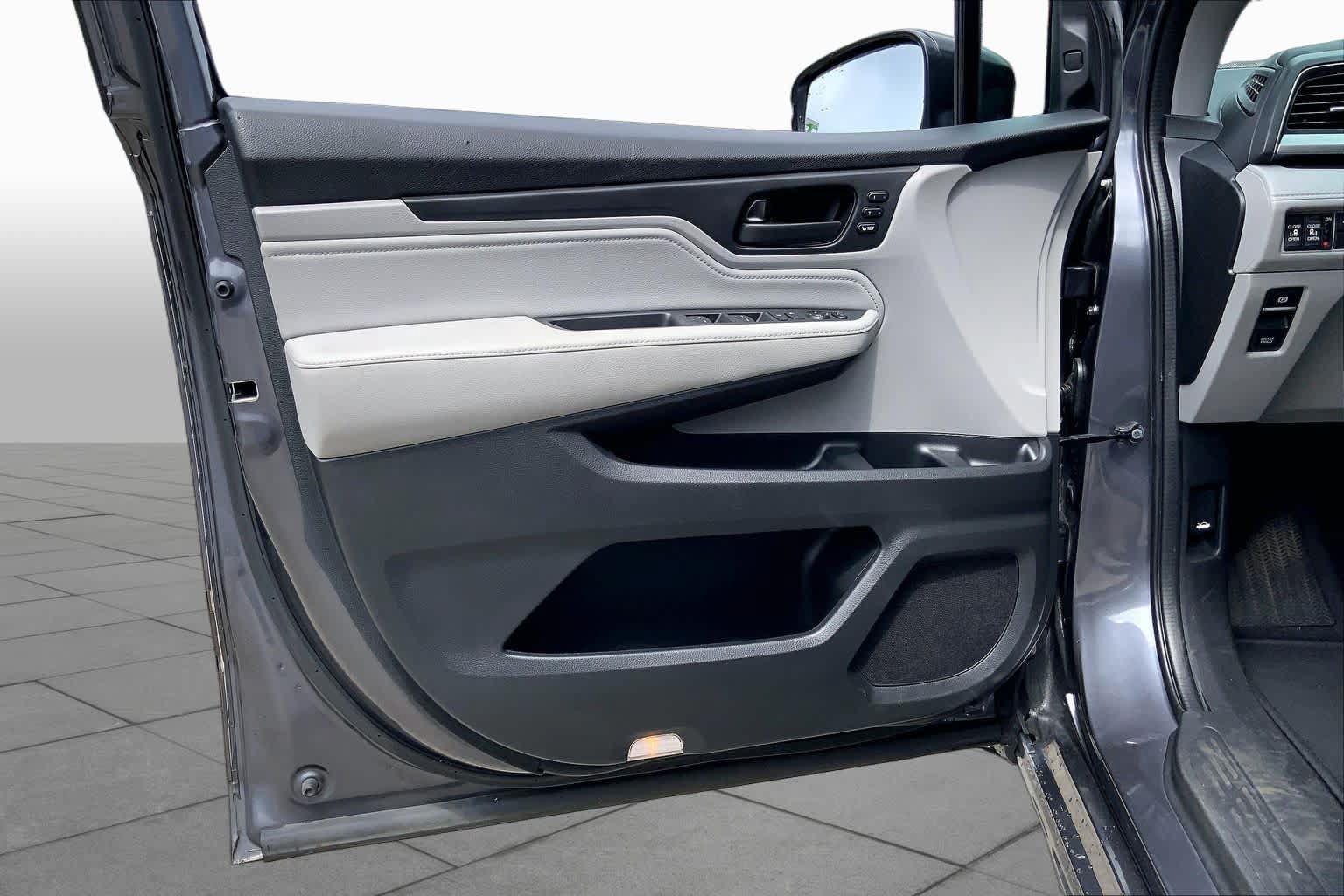 Used 2018 Honda Odyssey Touring image 22