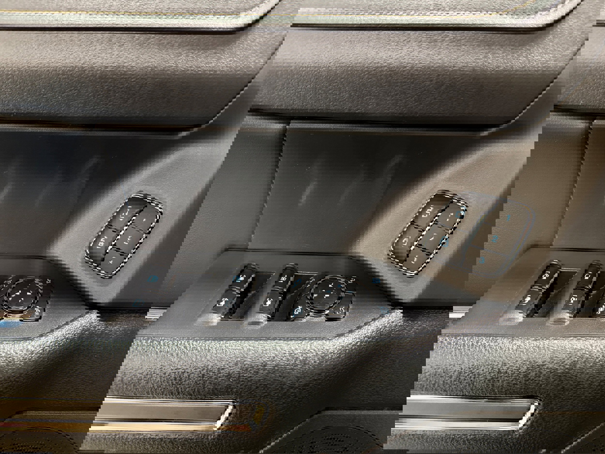 Certified 2024 Ford Expedition XLT image 13