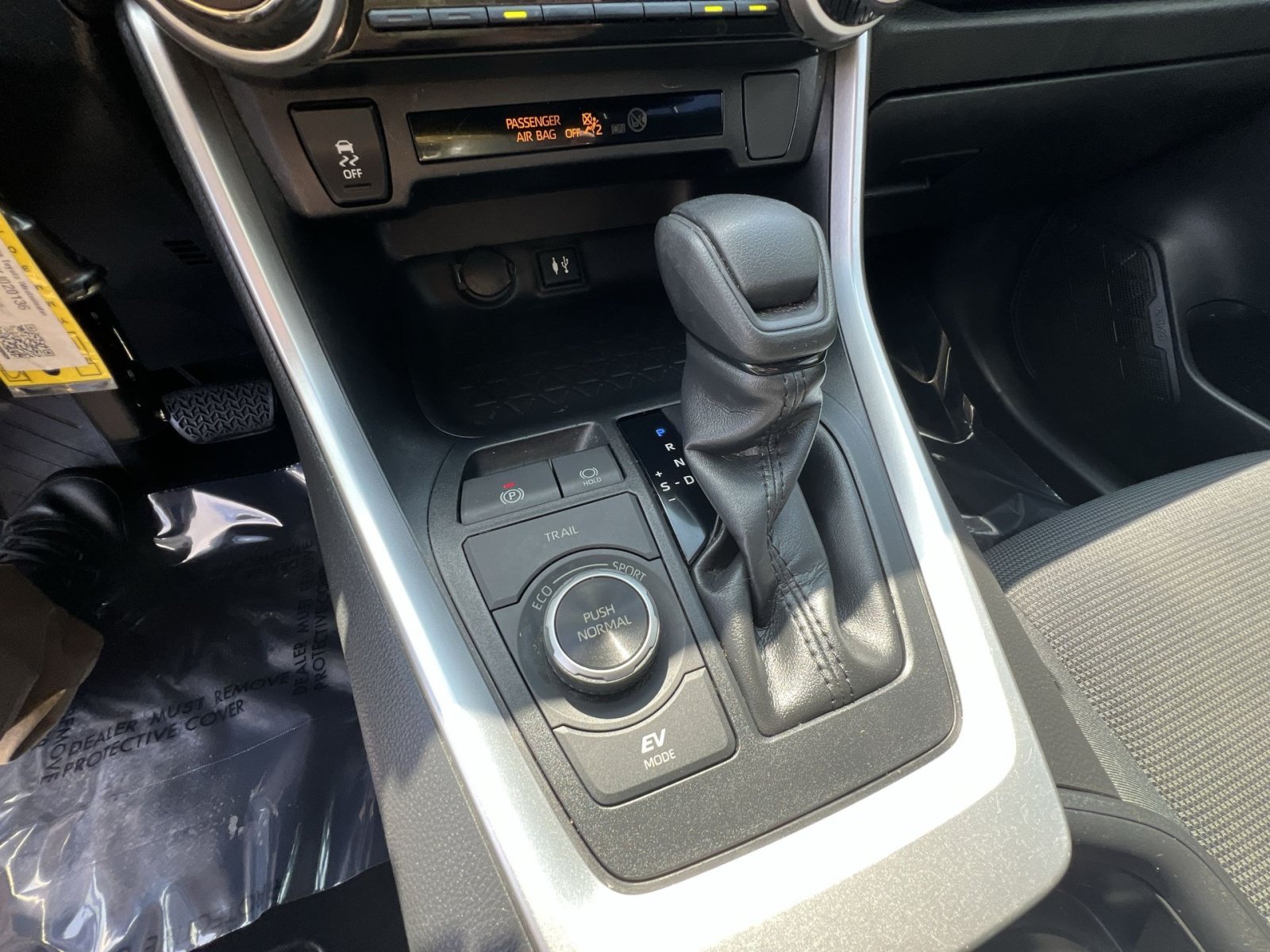 Used 2019 Toyota RAV4 LE w/ Carpet Mat Package AWD/4WD image 20