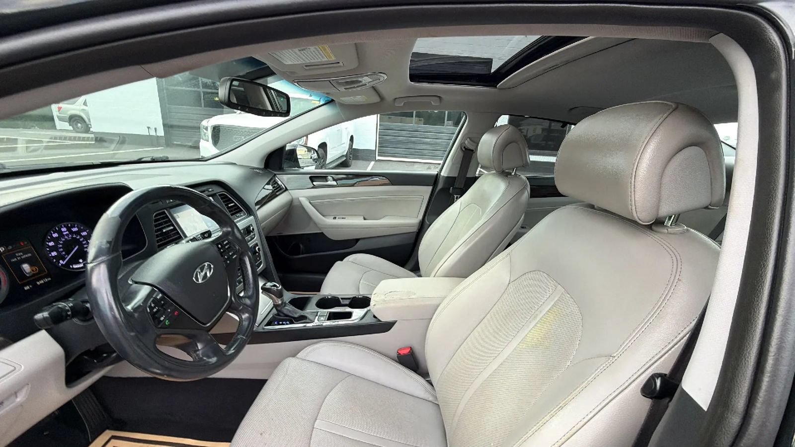 Used 2017 Hyundai Sonata Limited w/ Tech Package 03 FWD image 18