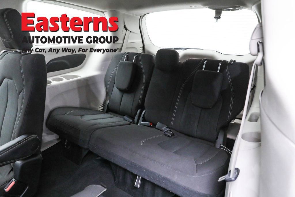 Used 2023 Chrysler Voyager LX image 25