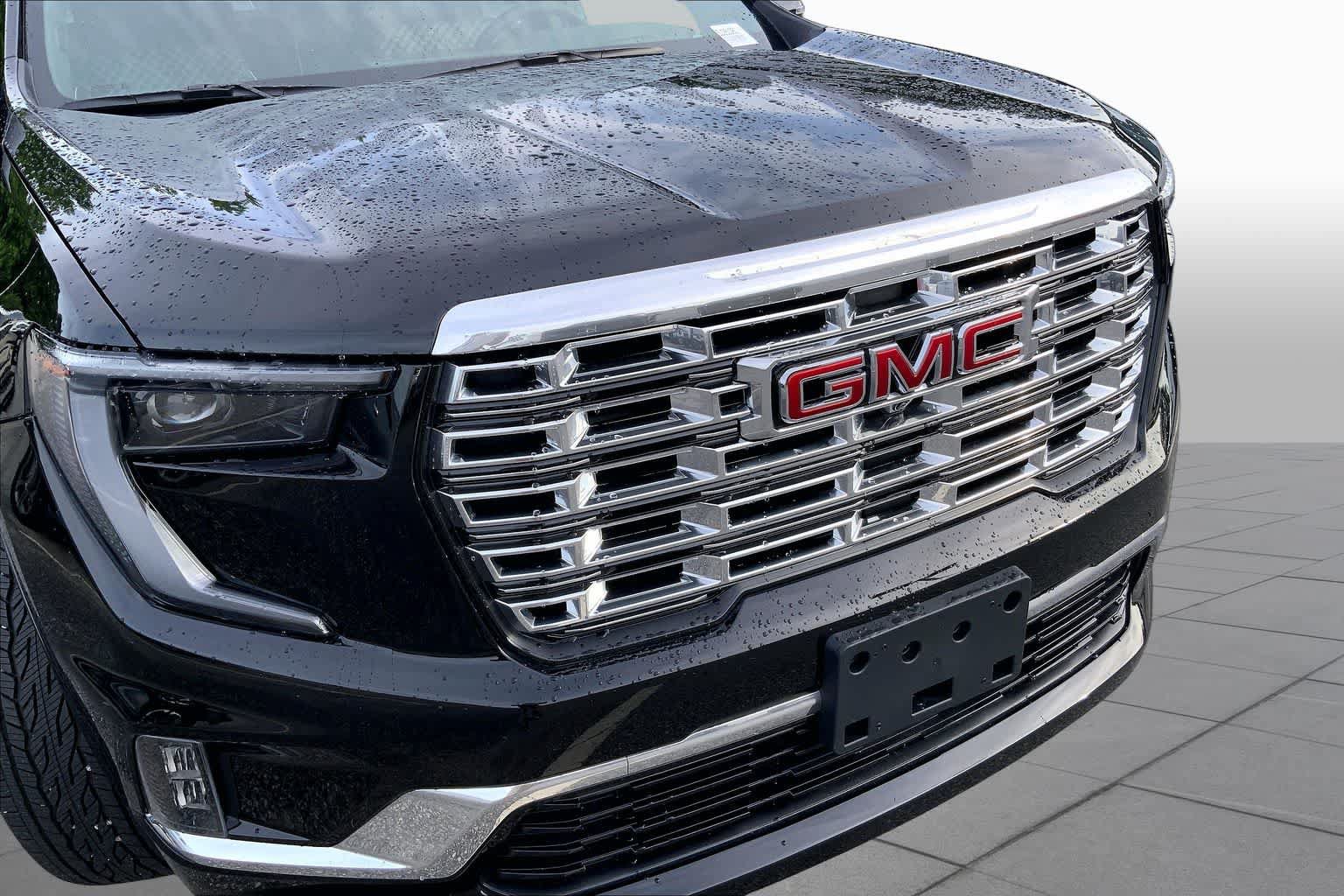 Used 2025 GMC Acadia Denali FWD image 29